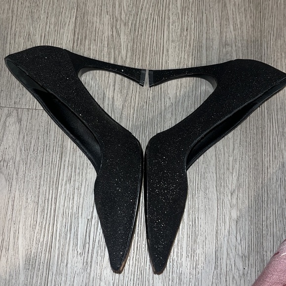 Authentic Christian Dior Heels comes with shoe dust bag. - Picture 10 of 12